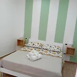 ゲストハウス Vama House ナポリ